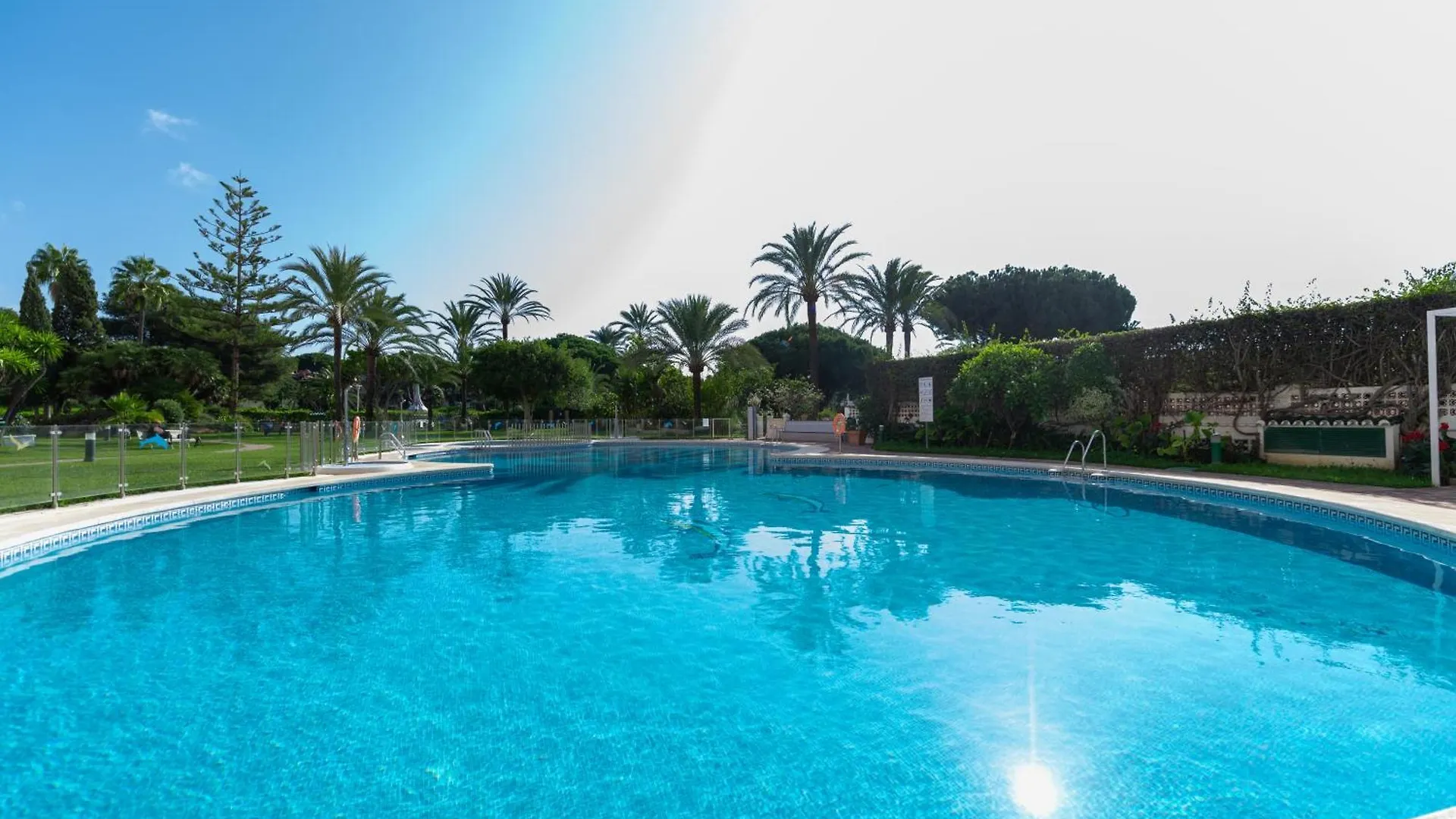 Apartment Moderno Estudio Y Piscina A 50 Metros De La Playa Marbella