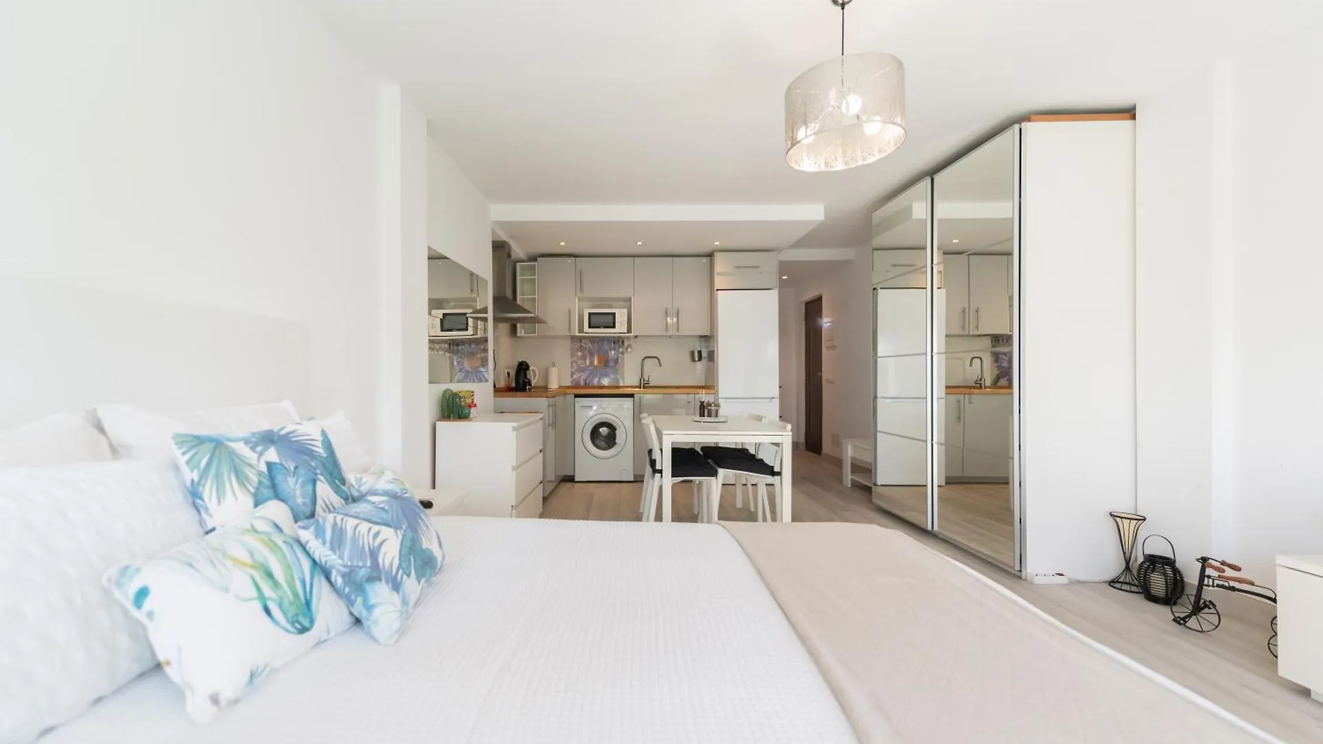 Moderno Estudio Y Piscina A 50 Metros De La Playa Marbella Apartment